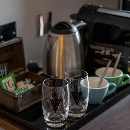 Village Hotel Warrington Eksteriør bilde